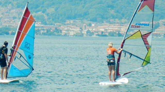  No meio do lago 